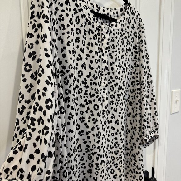 NYDJ Animal Print Sheer Top Black & White EUC - Picture 5 of 10
